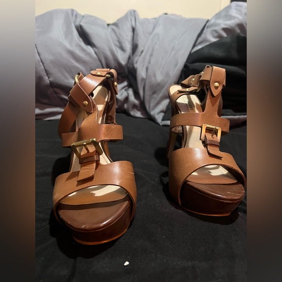 Brown platform strappy heels - Picture 1 of 3